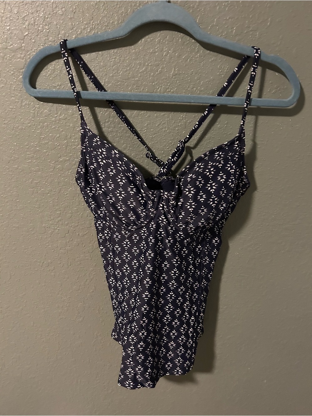 Athleta white & navy tank style bathing suit top in a 36 B/C